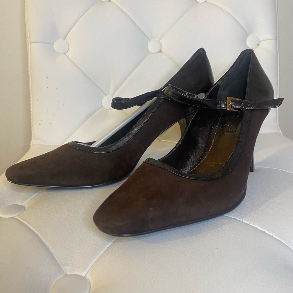 Bandolino brown suede Mary Jane ankle strap heels